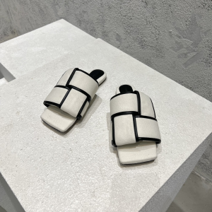 Bottega Veneta Patch Flat Mule Canvas Sandals White 35TO41 Bottega Veneta Patch Flat Mule Canvas Sandals White 35TO41