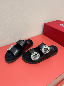 Roger Vivier Slidy Viv Strass Buckle Black Leather Mules Sandal 35TO40 Roger Vivier Slidy Viv Strass Buckle Black Leather Mules Sandal 35TO40