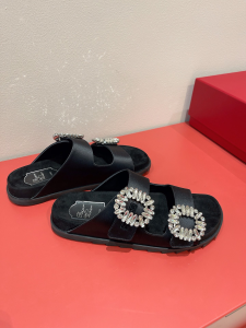 Roger Vivier Slidy Viv Strass Buckle Black Satin Mules Sandal 35TO40 Roger Vivier Slidy Viv Strass Buckle Black Satin Mules Sandal 35TO40