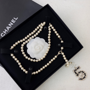 Chanel Long Pearls Belt