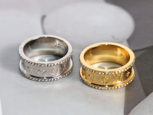 Louis Vuitton LV Twisted Flower Ring