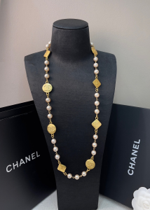 Chanel CC Pearls Necklaces