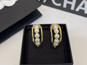Chanel CC Pearls Gold Earrings
