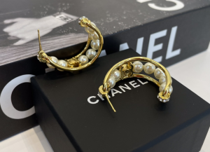 Chanel CC Pearls Gold Earrings