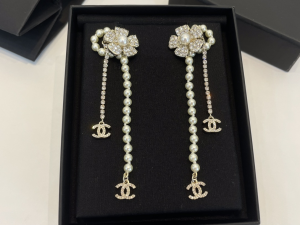 Chanel Crystal CC Flower Pearls Earrings