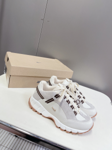 Jacquemus x Nike Air Humara White Flash Sneaker Jacquemus x Nike Air Humara White Flash Sneaker
