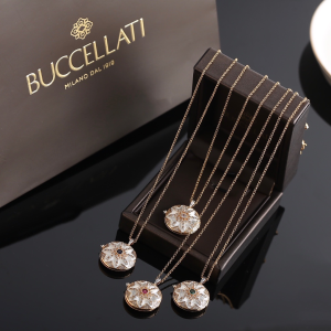 Buccellati Macri Classica Crystal Flower Pendant Necklace Buccellati Macri Classica Crystal Flower Pendant Necklace