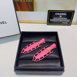 Chanel CC Logo Chain Hair Clip