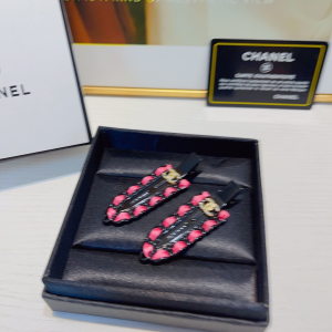 Chanel CC Logo Chain Hair Clip