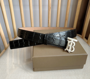 Burberry Crocodile Embossed Leather Reversible TB Belt Black 30MM Burberry Crocodile Embossed Leather Reversible TB Belt Black 30MM