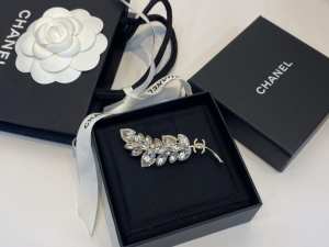 Chanel Crystals CC Wheat Brooch