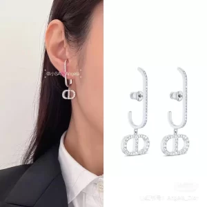 Dior 30 Montaigne Crystals Earrings