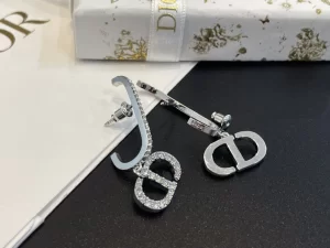 Dior 30 Montaigne Crystals Earrings