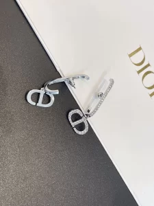 Dior 30 Montaigne Crystals Earrings