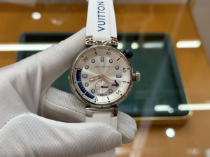 Louis Vuitton Tambour Street Diver Watch White 44MM Louis Vuitton Tambour Street Diver Watch White 44MM