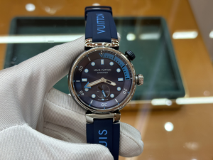 Louis Vuitton Tambour Street Diver Watch Navy Blue 44MM Louis Vuitton Tambour Street Diver Watch Navy Blue 44MM