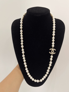 Chanel CC Logo Pearls Necklaces