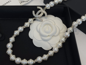 Chanel CC Logo Pearls Necklaces