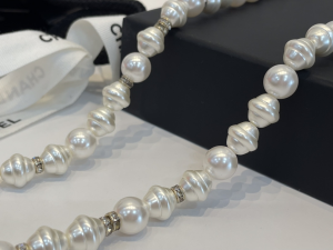 Chanel CC Logo Pearls Necklaces