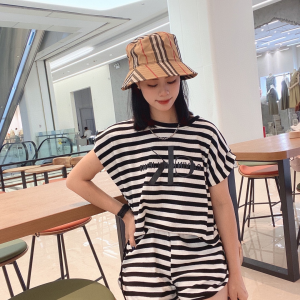 Burberry Vintage Check Bucket Hat Beige