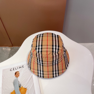 Burberry Vintage Check Bucket Hat Beige