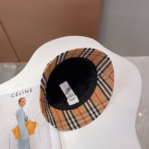 Burberry Vintage Check Bucket Hat Beige