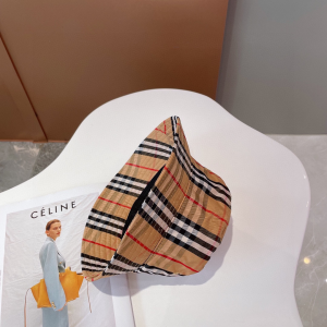 Burberry Vintage Check Bucket Hat Beige