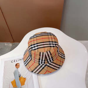 Burberry Vintage Check Bucket Hat Beige