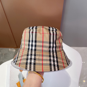 Burberry Vintage Check Bucket Hat Beige