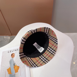 Burberry Vintage Check Bucket Hat Beige