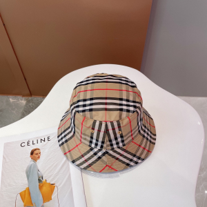 Burberry Vintage Check Bucket Hat Beige