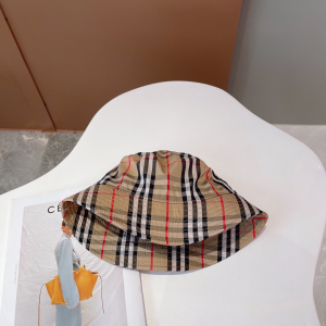 Burberry Vintage Check Bucket Hat Beige
