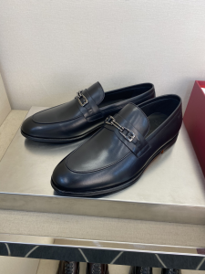 Bally Classic Leather Loafers Black