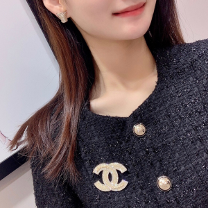 Chanel Crystals CC Logo Brooch Gold