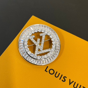 Louis Vuitton Crystal CC Round Brooch
