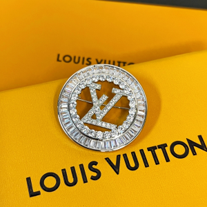 Louis Vuitton Crystal CC Round Brooch