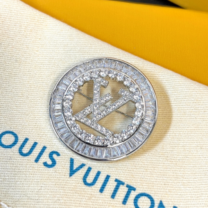 Louis Vuitton Crystal CC Round Brooch