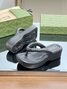Gucci Black Rubber Thong Sandal