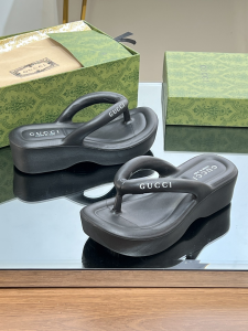 Gucci Black Rubber Thong Sandal