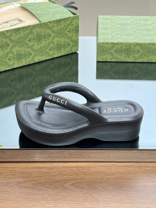 Gucci Black Rubber Thong Sandal
