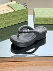 Gucci Black Rubber Thong Sandal
