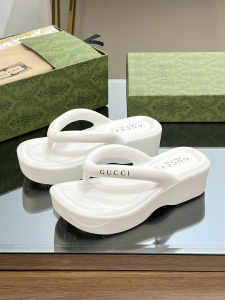 Gucci Black Rubber Thong Sandal