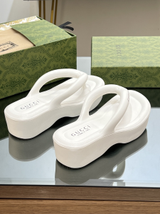 Gucci Black Rubber Thong Sandal