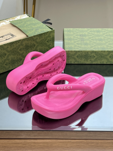 Gucci Pink Rubber Thong Sandal