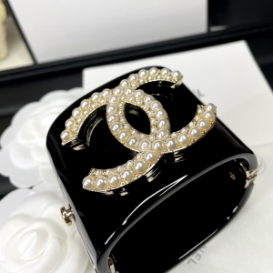 Chanel Pearls CC Bracelets Black