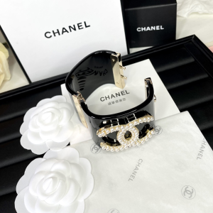Chanel Pearls CC Bracelets Black