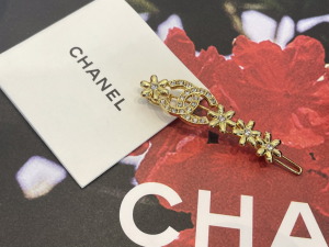 Chanel Crystal CC Flowers Hair Clip
