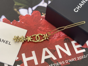 Chanel Crystal CC Flowers Hair Clip