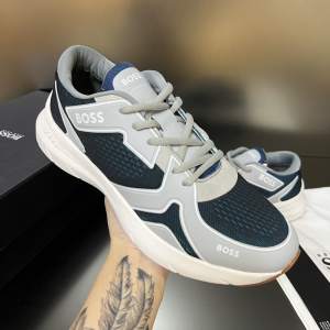 Boss Kurt Runner Low Top Trainers Sneakers Leather and Technical Gray Green Boss Kurt Runner Low Top Trainers Sneakers Leather and Technical Gray Green