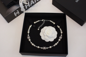 Chanel CC Logo Pearls Choker Necklaces